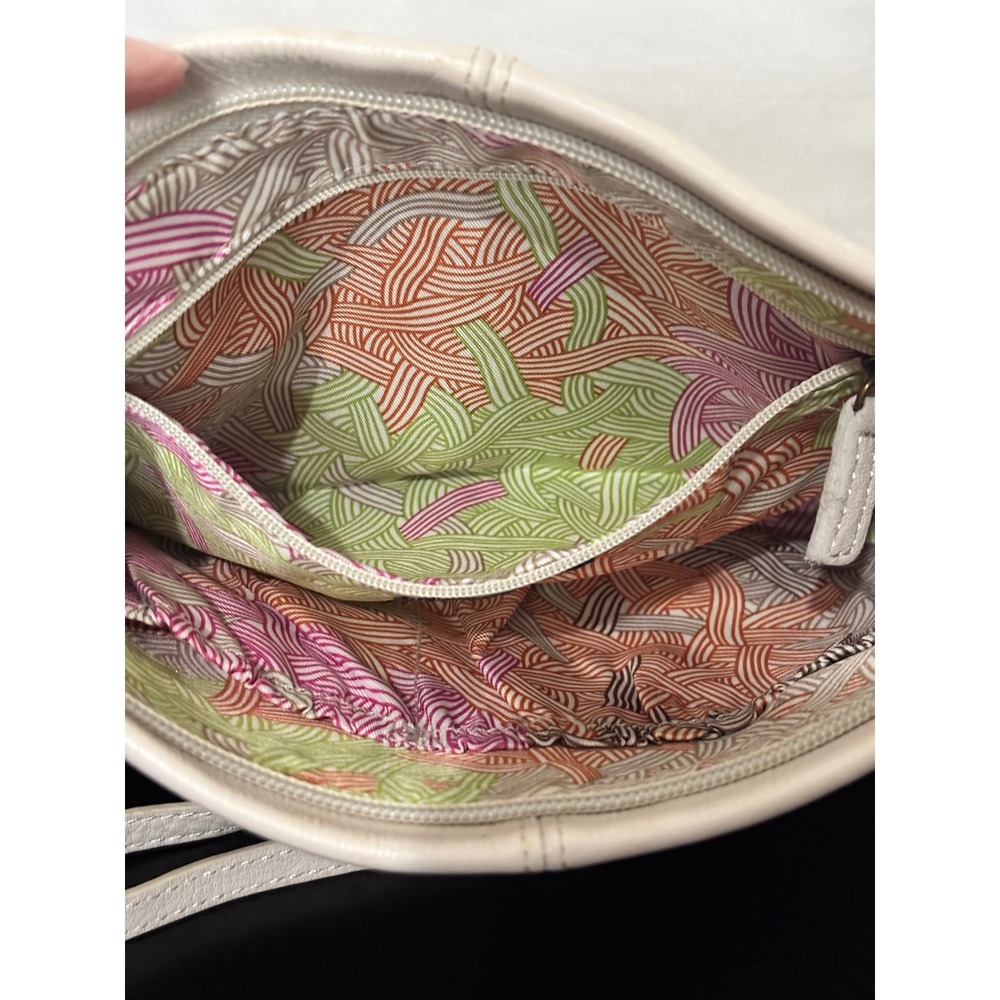 The Sak Iris Crossbody Bag Off White Pebbled Leather Cream - Picture 5 of 9